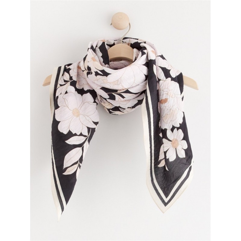 Foulard à fleurs